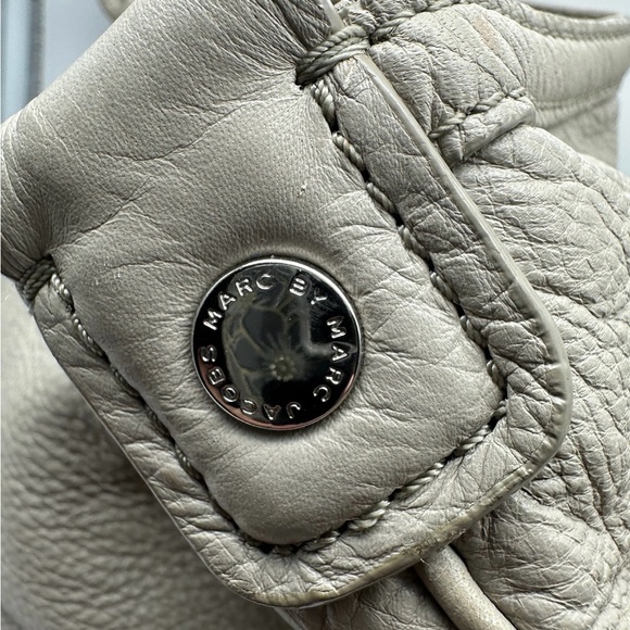 Marc Jacob’s Beige Leather hobo Shoulder Bag - Picture 13 of 15